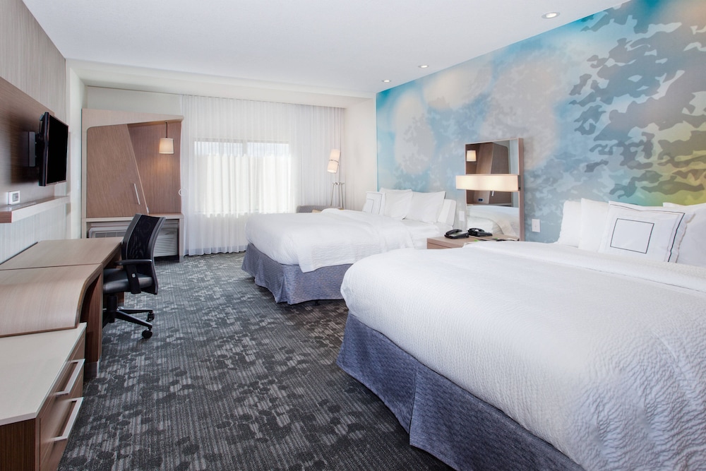 Suite, 2 Queen Beds photo 2