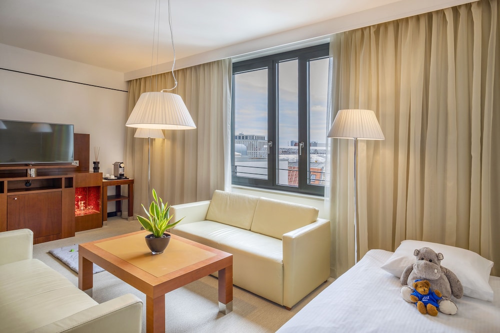Family Junior Suite (Level, Executive Lounge Access, 2+2)