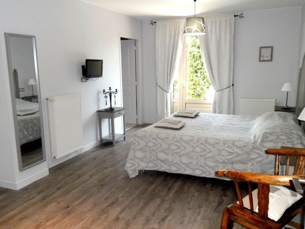 Superior Double Room, Accessible photo 2