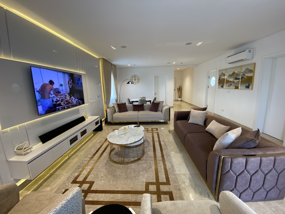 Luxury Condo photo 1