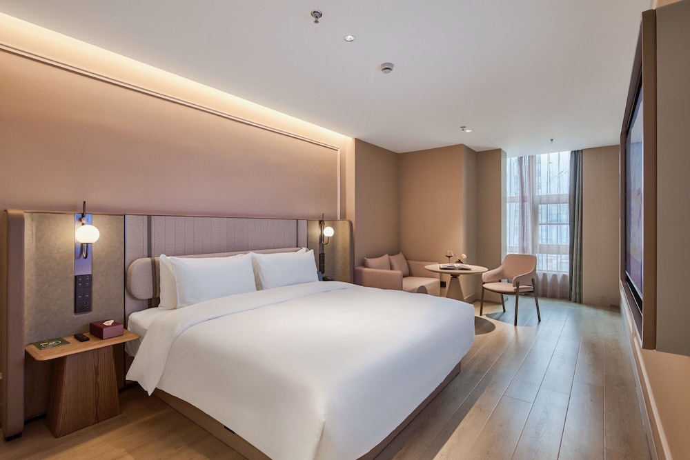 Deluxe Room, 1 King Bed