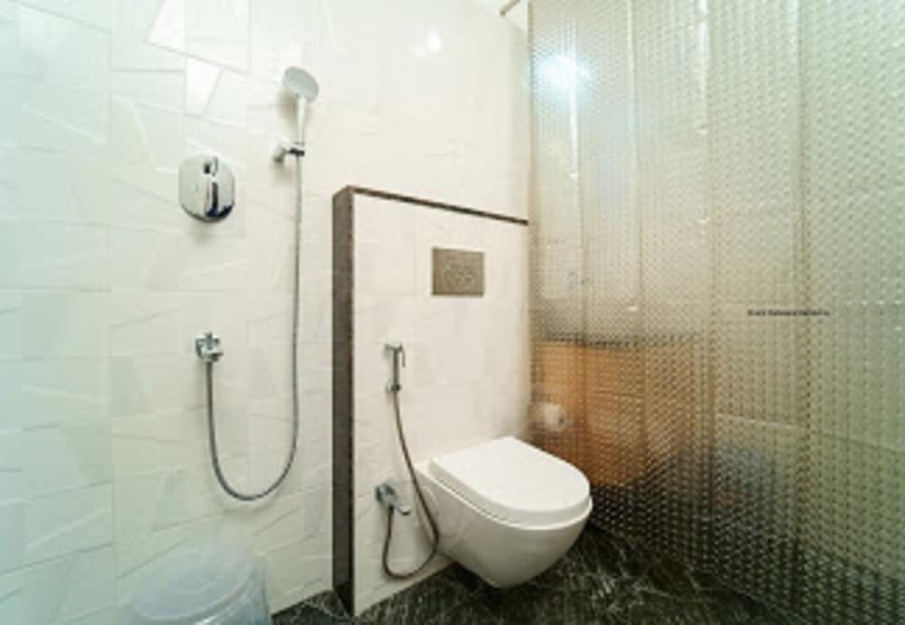 Premium with Balcony - Photo 3