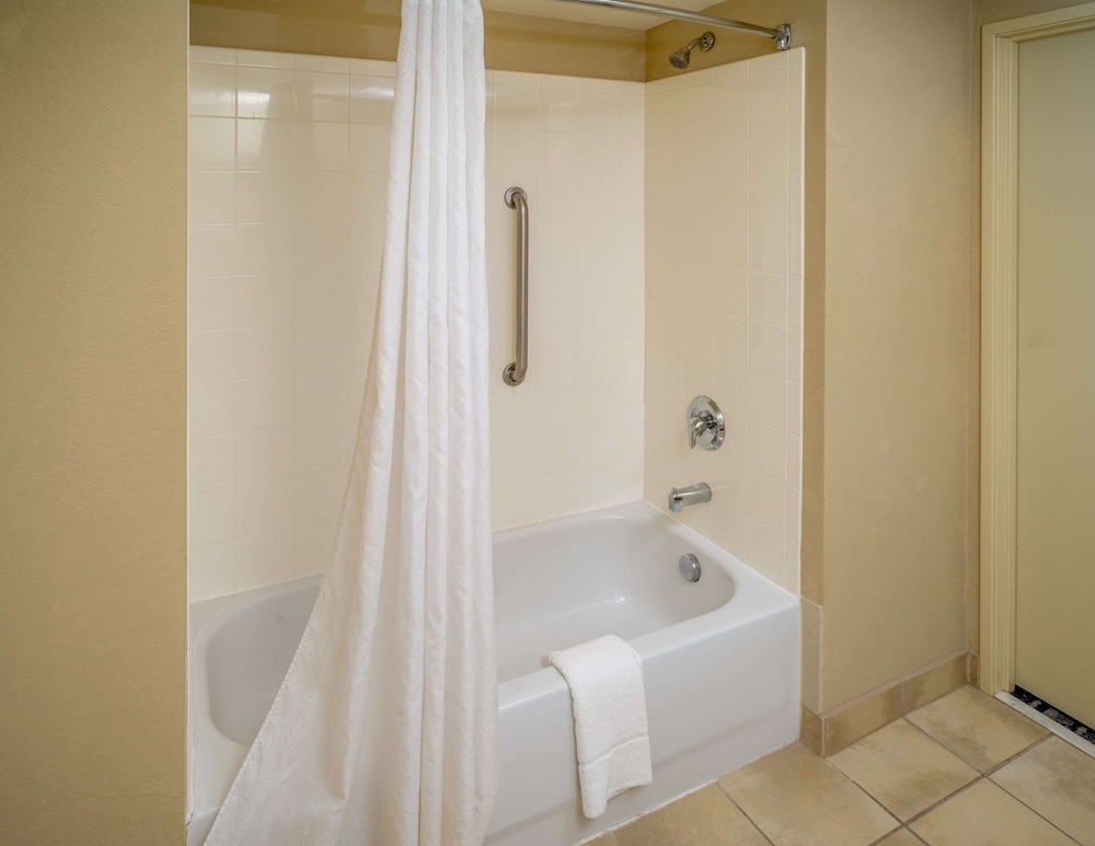 Studio Suite, 1 King Bed, Non Smoking - Photo 8