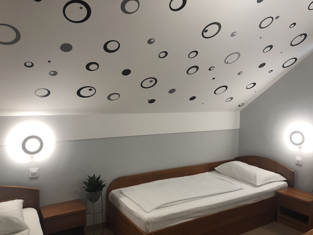 Double or Twin Room - Photo 12