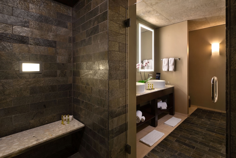 Junior Suite, City View photo 3