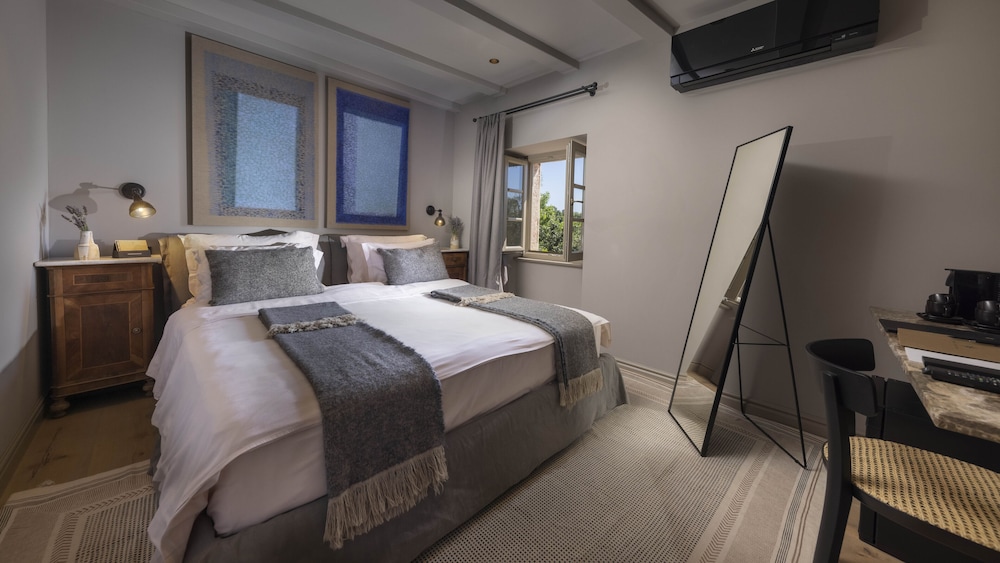 Exclusive Villa, Multiple Beds, Pool View - Photo 1
