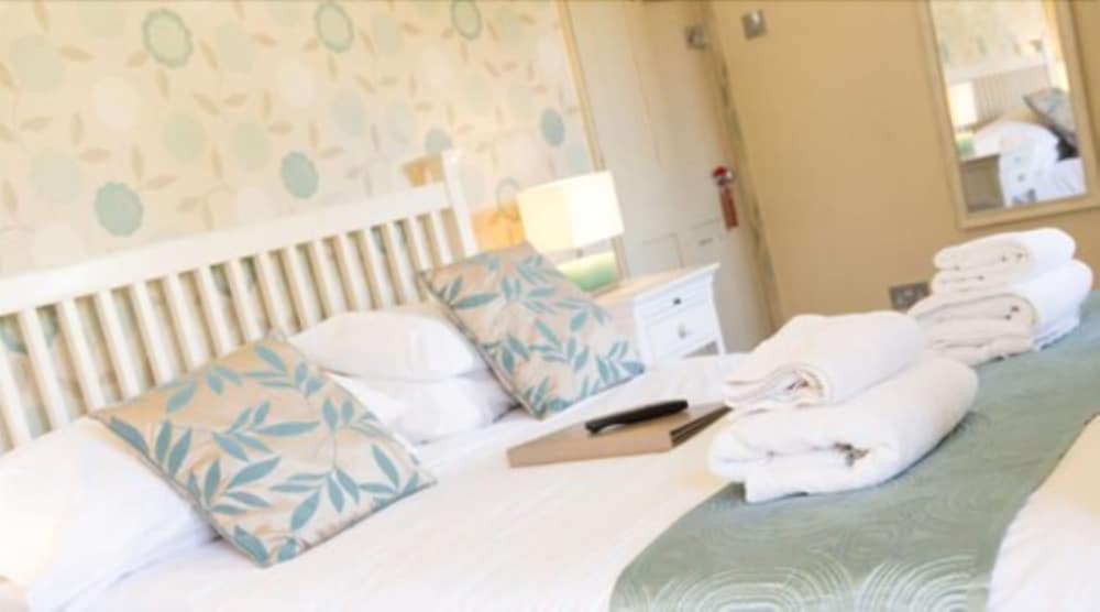 Classic Double Room, Ensuite - Photo 9