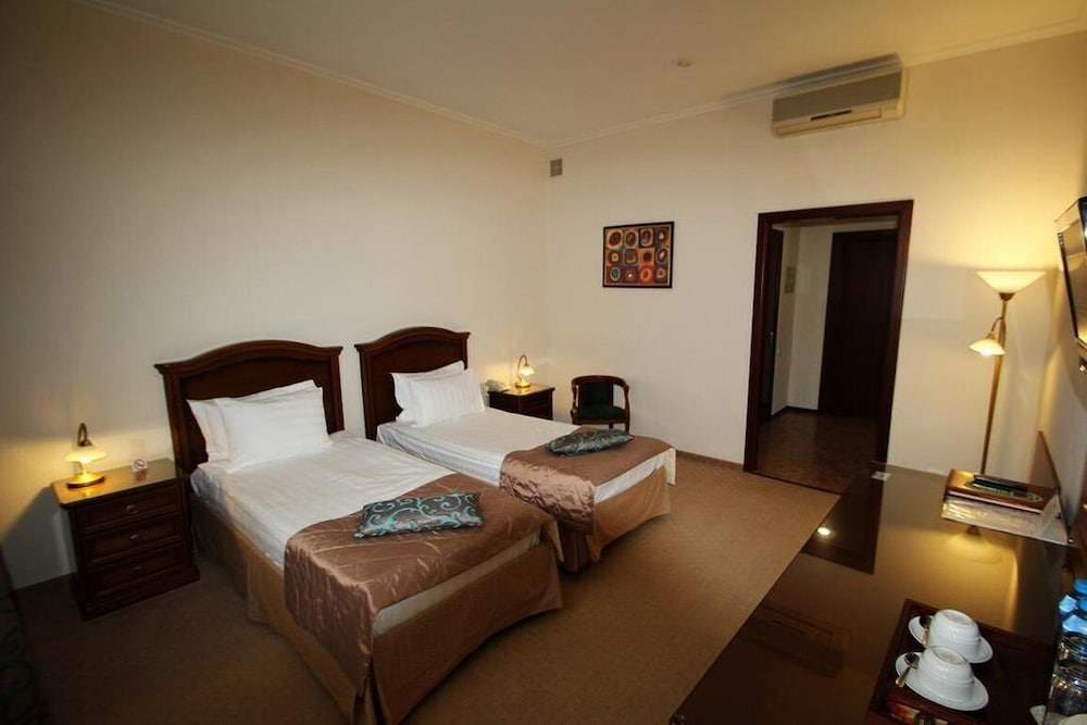 Standard Twin Room photo 3