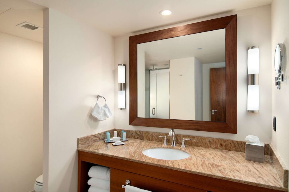 Deluxe Room, 2 Double Beds, Pool View - Photo 6