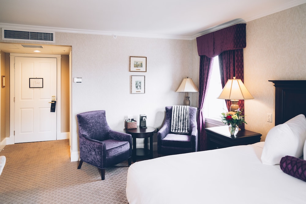Traditional Room, 1 King Bed photo 2
