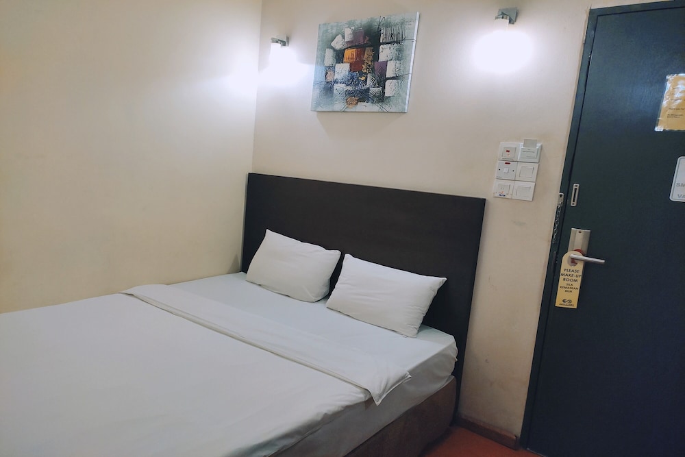 Standard Double Room - Photo 3