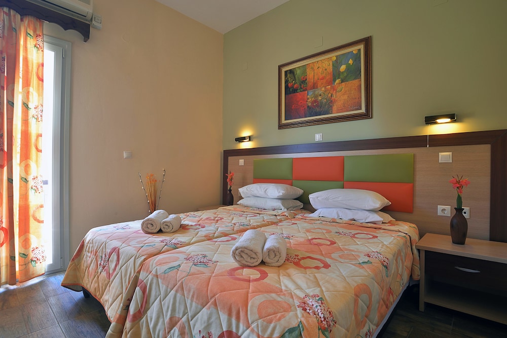 Standard Double or Twin Room - Photo 6