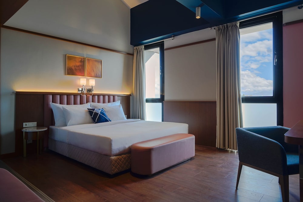 Loft, 2 Bedrooms, Non Smoking - Photo 4
