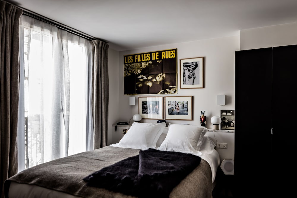 Room (Pigalle 17) thumbnail 5