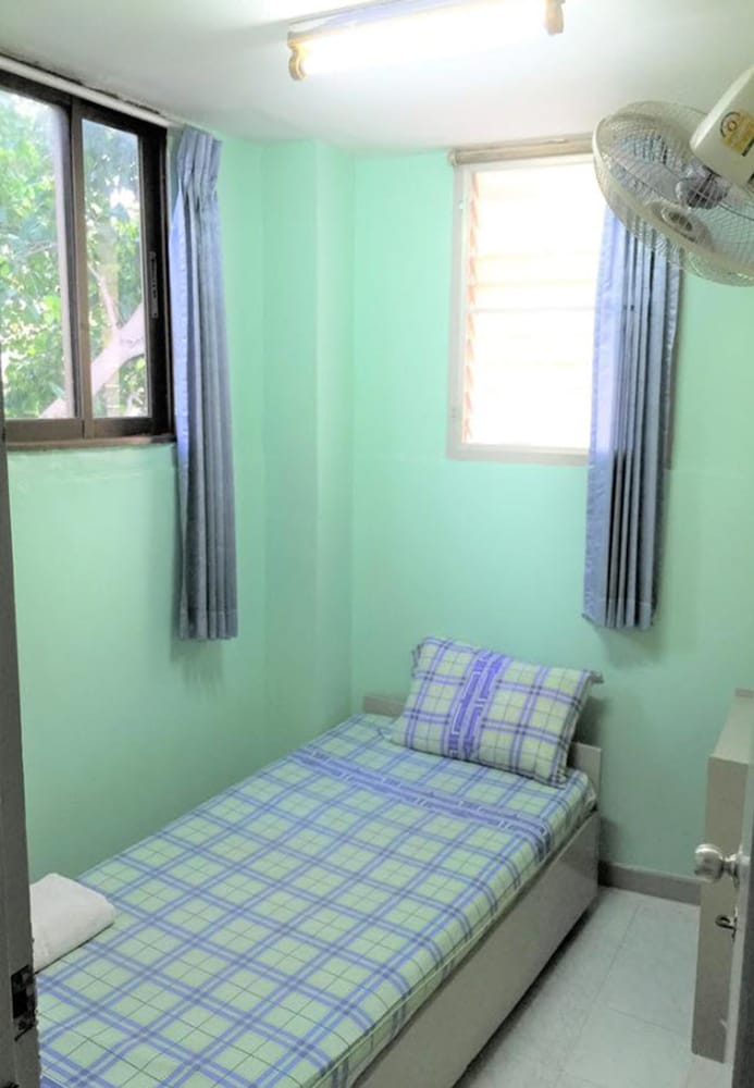 Standard Single Room with Fan and Shared Bathroom photo 3