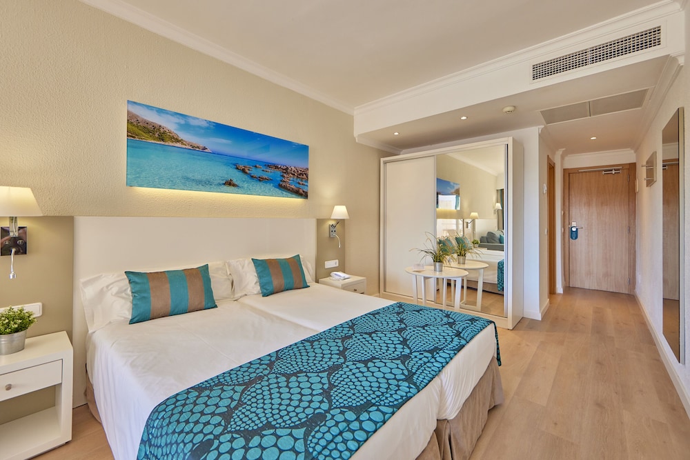 Comfort Room, Balcony, Partial Sea View (2 adults + 1 child)