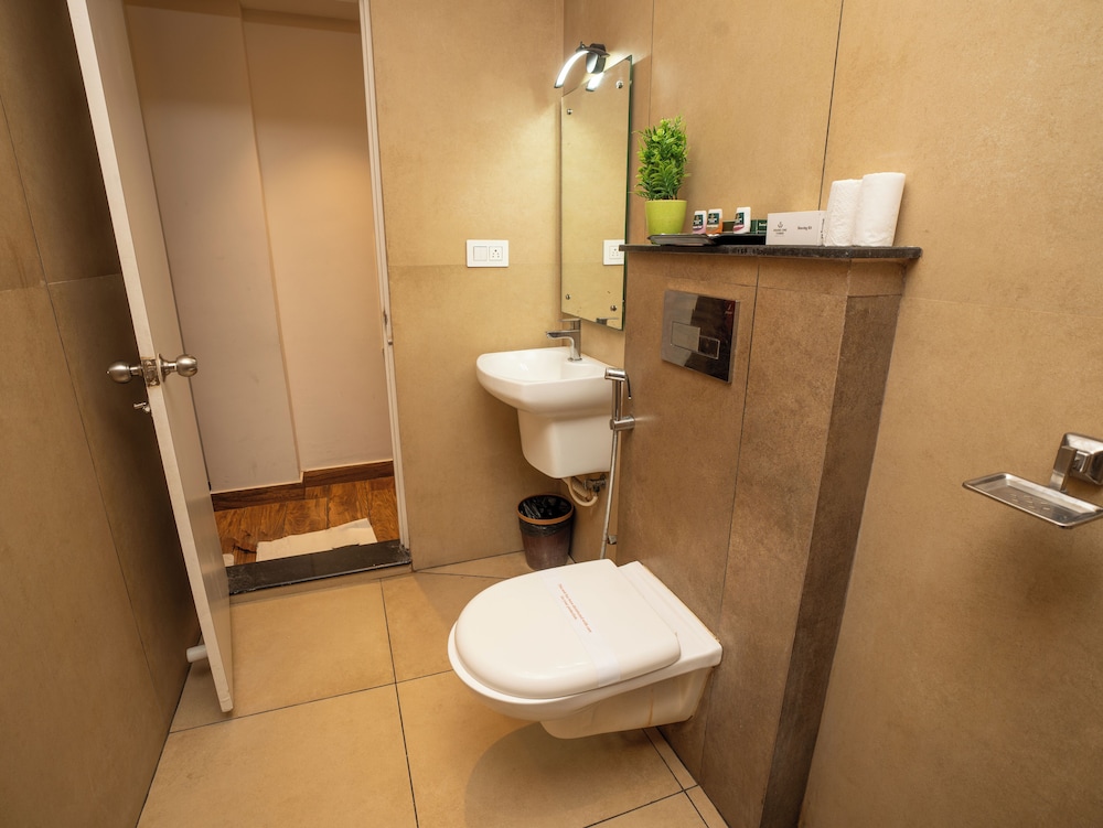 Standard Double or Twin Room photo 3