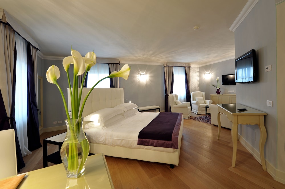 Junior Suite Deluxe Spa Access