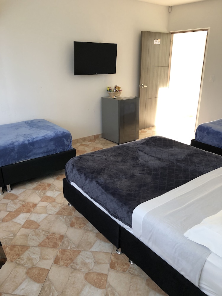 Room, Multiple Beds, Non Smoking (7)