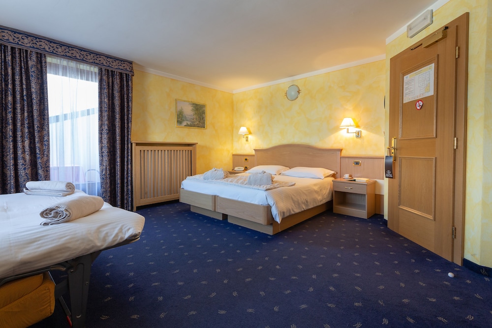 Premium Triple Room (with Turkish bath)