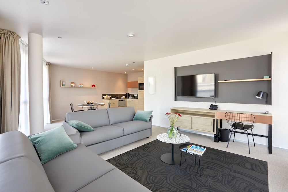 Apartment, 2 Bedrooms - Photo 1