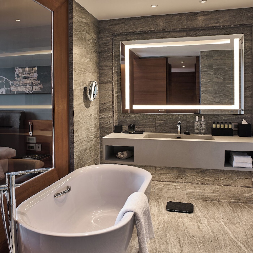 Deluxe Suite photo 3