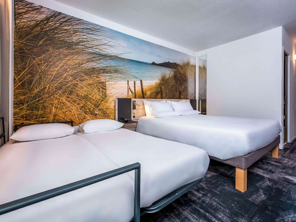 Classic Room, Multiple Beds - Photo 5