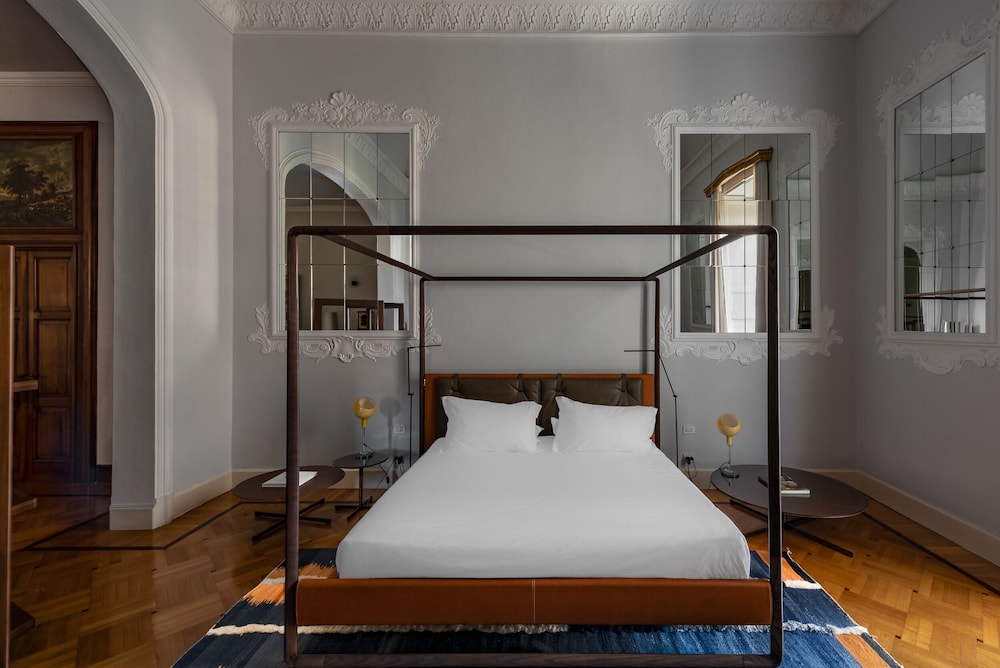 Deluxe Suite, 1 King Bed photo 3