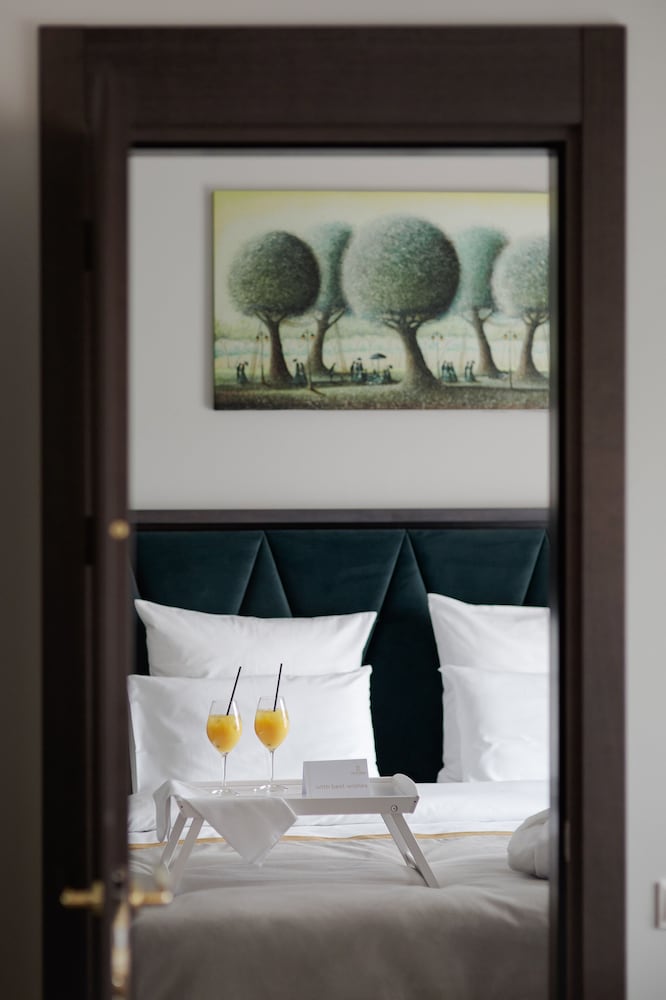 Executive Room - Photo 3