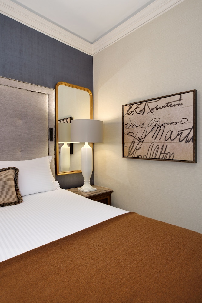 Signature Room, 2 Queen Beds, City View