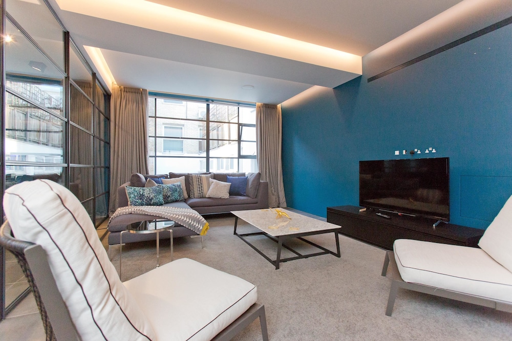 Luxury Apartment, 3 Bedrooms photo 2