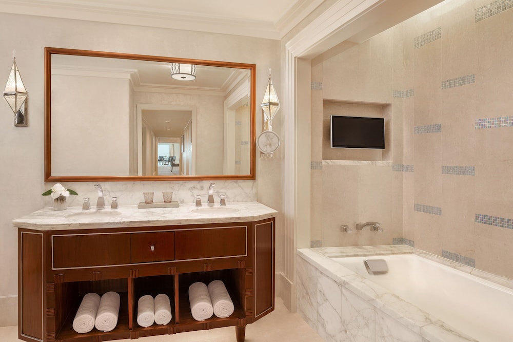 Apartment, 3 Bedrooms (St.Regis 3Bed Rooms Apartment)