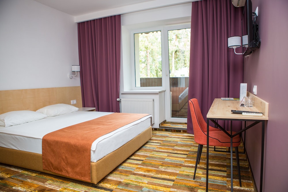Standard Single Room, 1 Queen Bed