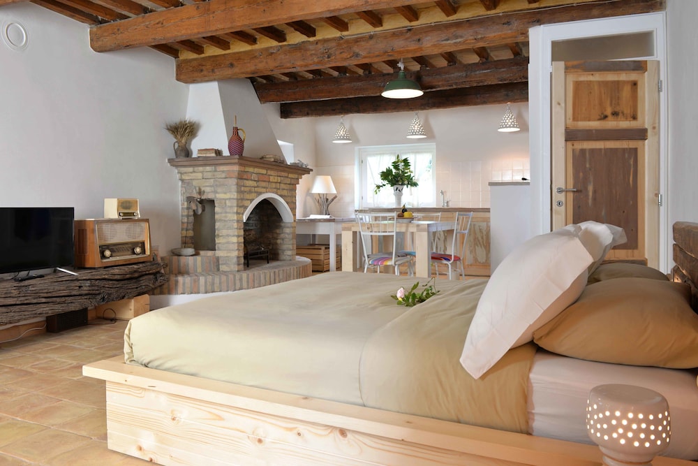 Deluxe Double or Twin Room, Garden View photo 2