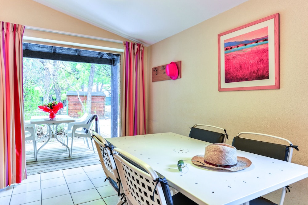 Classic Apartment, 2 Bedrooms - Photo 6