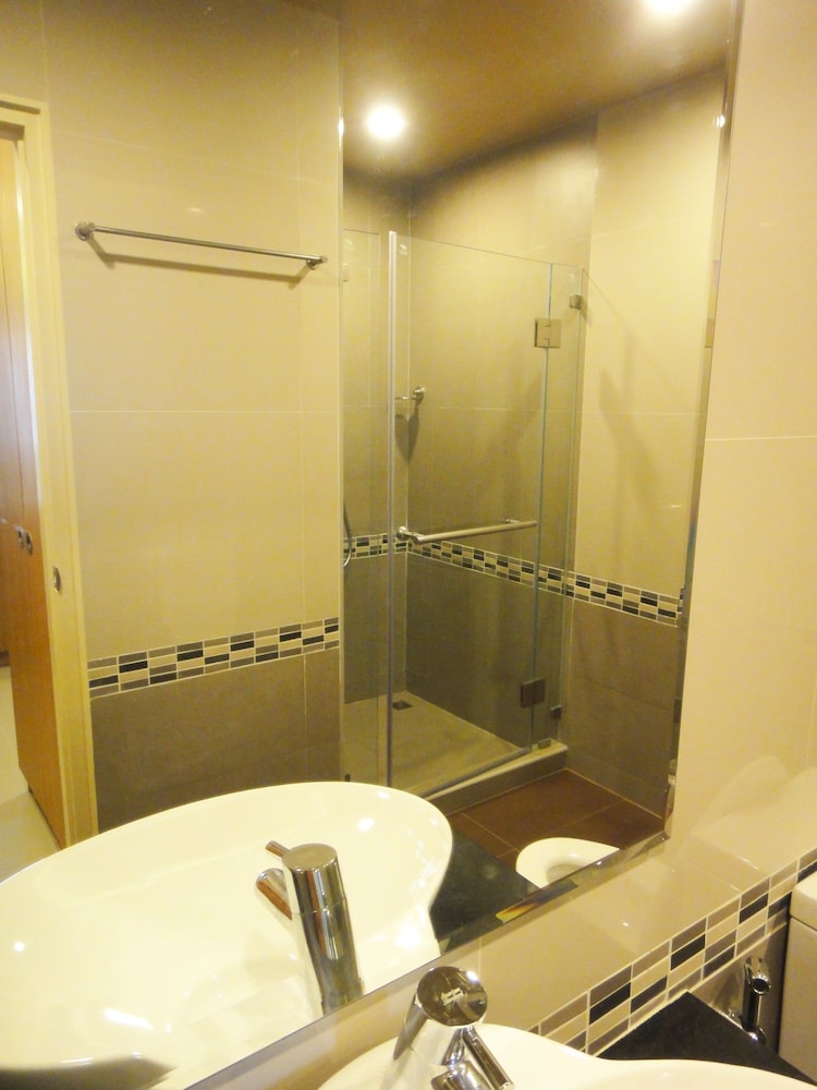 Standard Double or Twin Room, No Windows photo 2