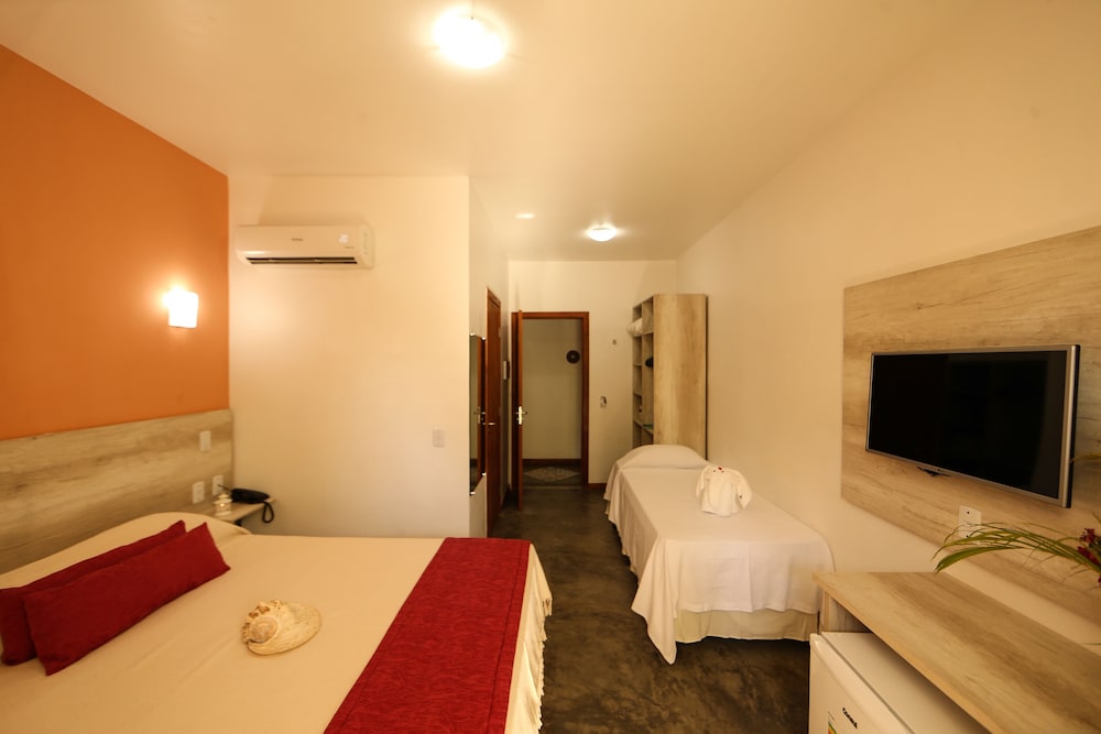 Standard Room - facing the road photo 2