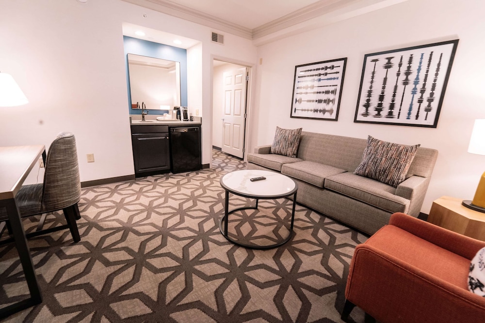 Executive Suite, 1 Bedroom, Non Smoking (2 Queens, East Tower) - Photo 4