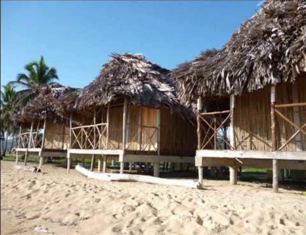 Bungalow, Beachfront photo 2