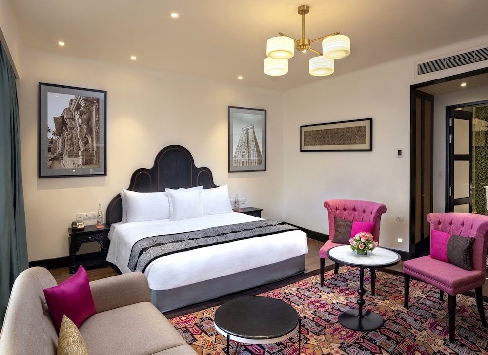 Suite, 1 King Bed (Junior Suite) - Photo 1