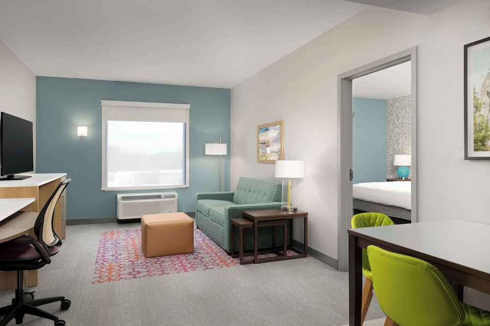 Suite, 1 King Bed, Accessible (Hearing) - Photo 1