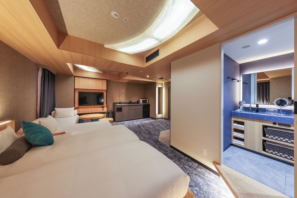 Deluxe Fourth Room with 2 Extra Sofa Beds, Non Smoking - Photo 4