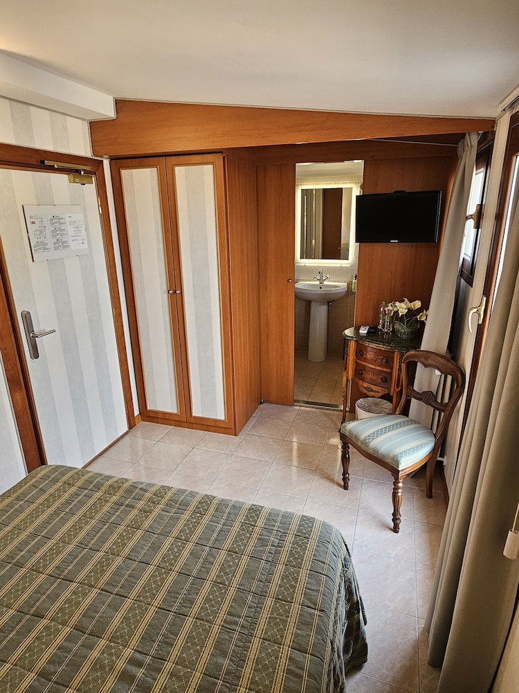 Economy Double Room, 1 Double Bed photo 2