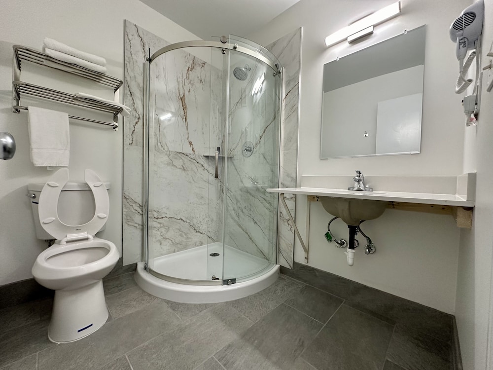 Standard Double Room, 2 Double Beds - Photo 6