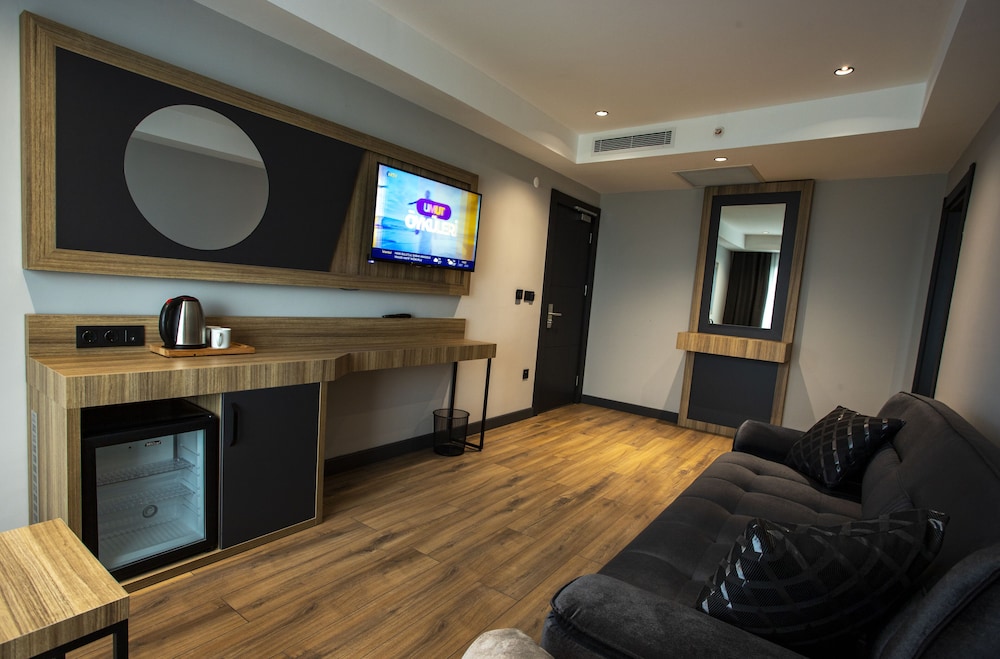 Junior Suite, City View