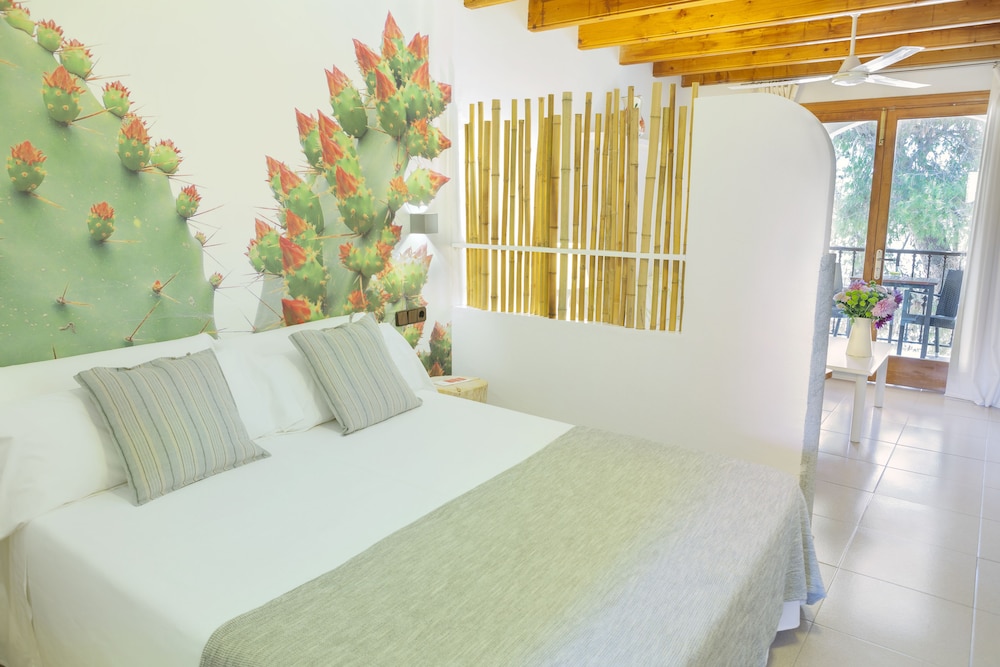 Studio, Balcony (Individual) - Photo 2