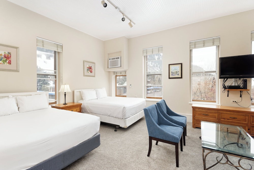 Deluxe Room, Mountain View (213)