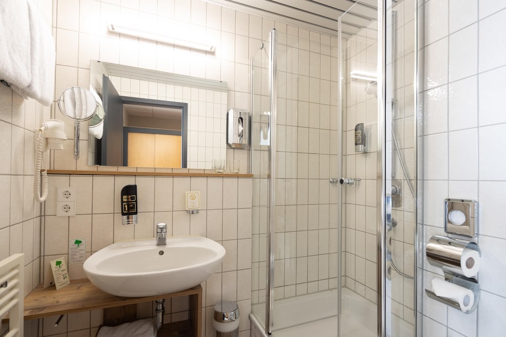 Executive Room, 1 King Bed, Kitchenette (Larger Room) photo 3