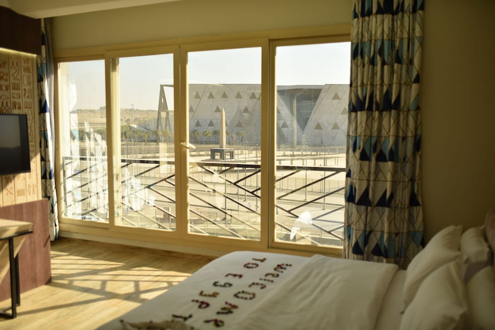 Deluxe Double Room - Photo 13