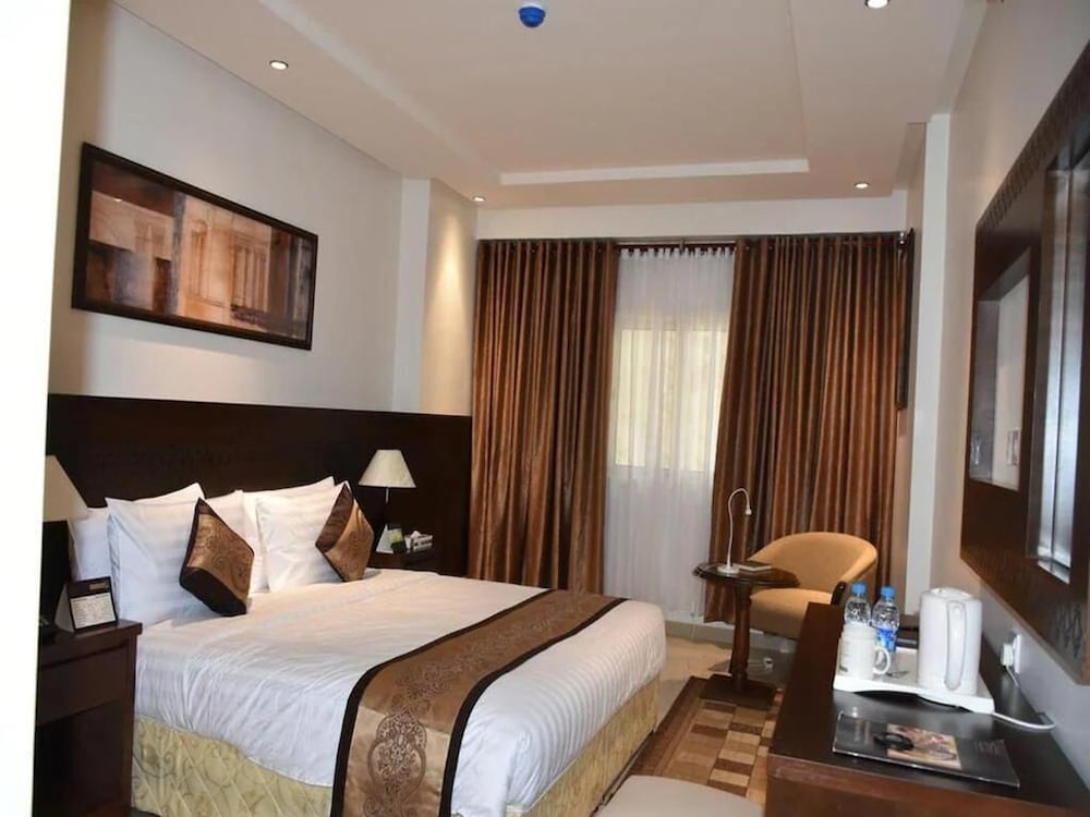 Standard Room (King Studio) - Photo 1